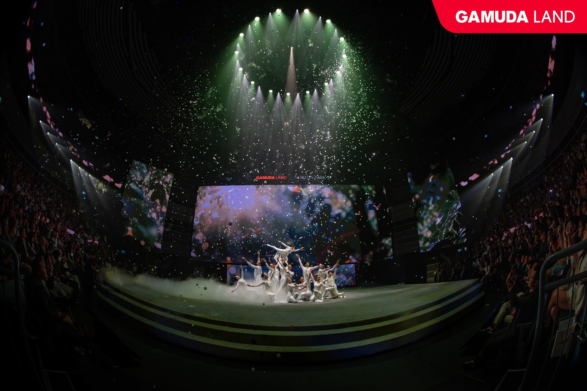 THE SYNC SHOW BÙNG NỔ - HƠN 2.000 ĐẠI SỨ CÙNG NORTON PARK KHỞI NHỊP HÀNH TRÌNH MỚI!