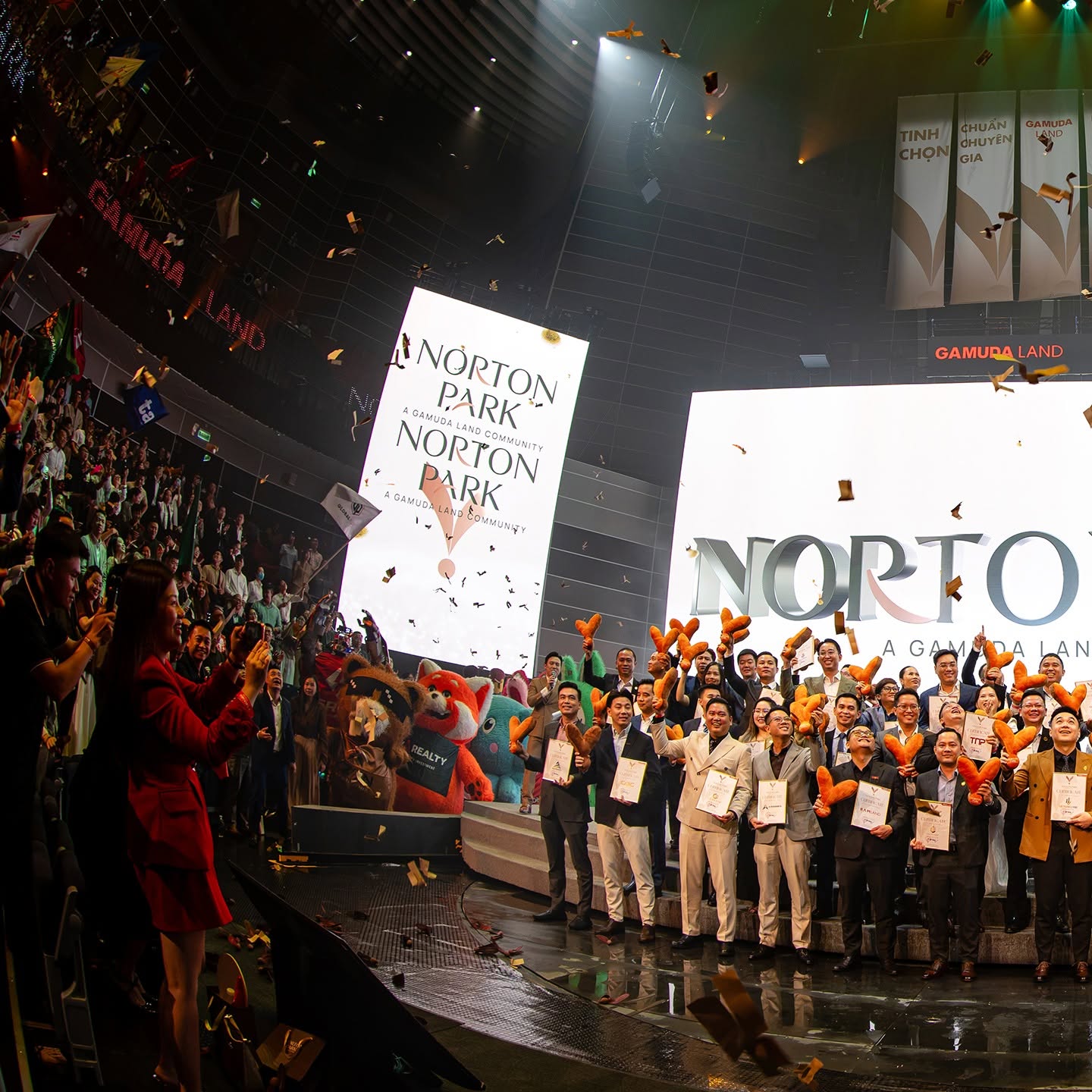 THE SYNC SHOW BÙNG NỔ - HƠN 2.000 ĐẠI SỨ CÙNG NORTON PARK KHỞI NHỊP HÀNH TRÌNH MỚI!